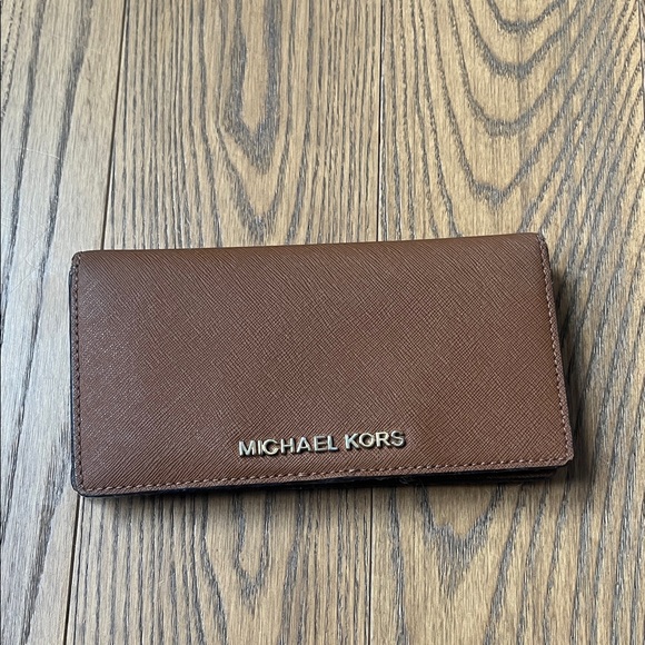 Michael Kors Handbags - Michael Kors Brown Leather Card wallet